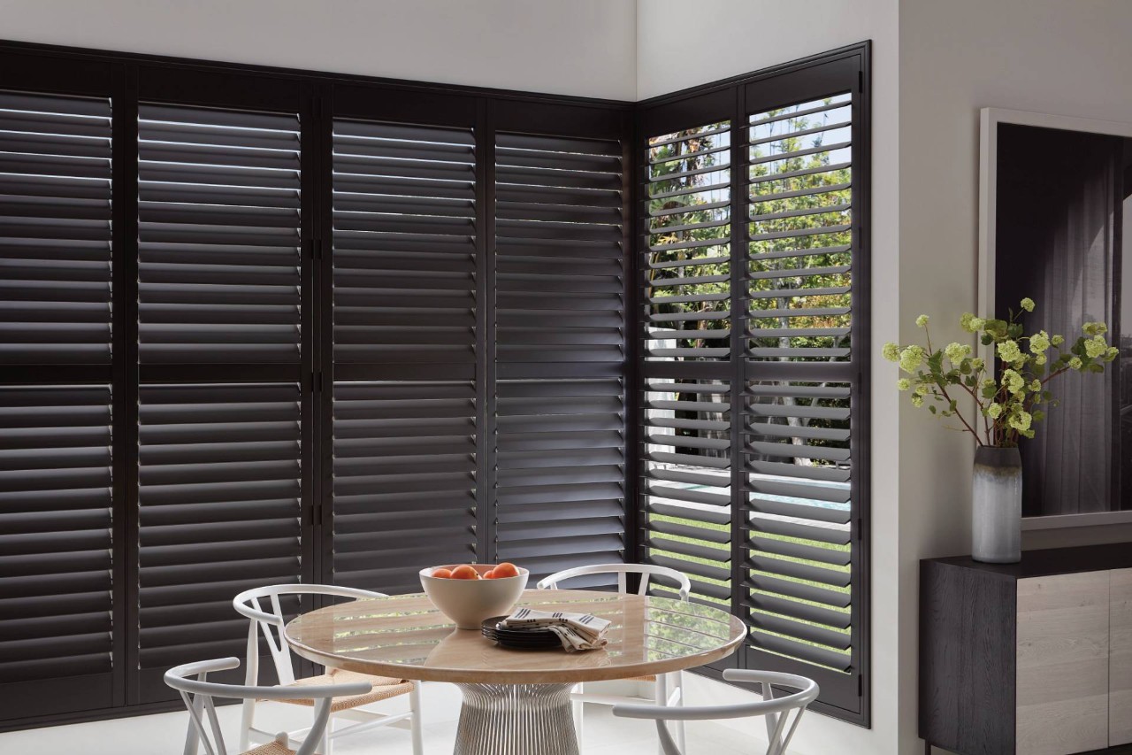 Hunter Douglas shutters near Council Bluff, IA